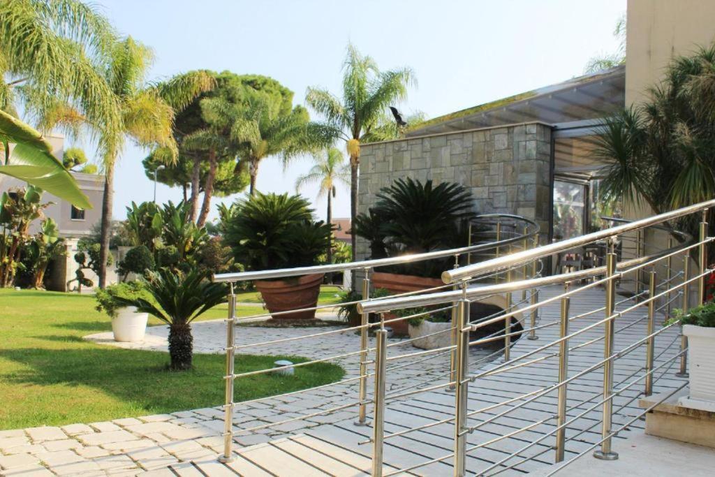 Colonna Rooms & Apartment Trani Exterior photo